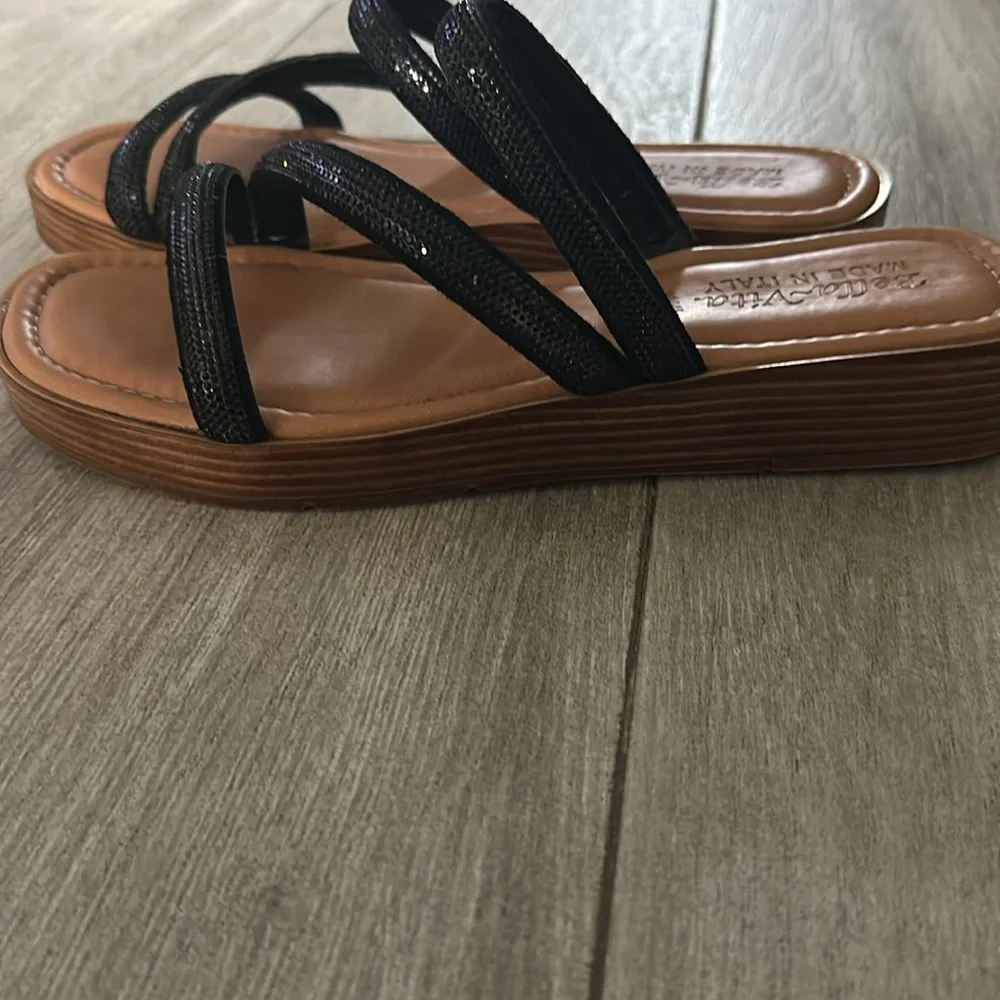 Bella Vita Women's Ona-Italy Sparkle Slide Flat Sandal - Picture 4 of 6